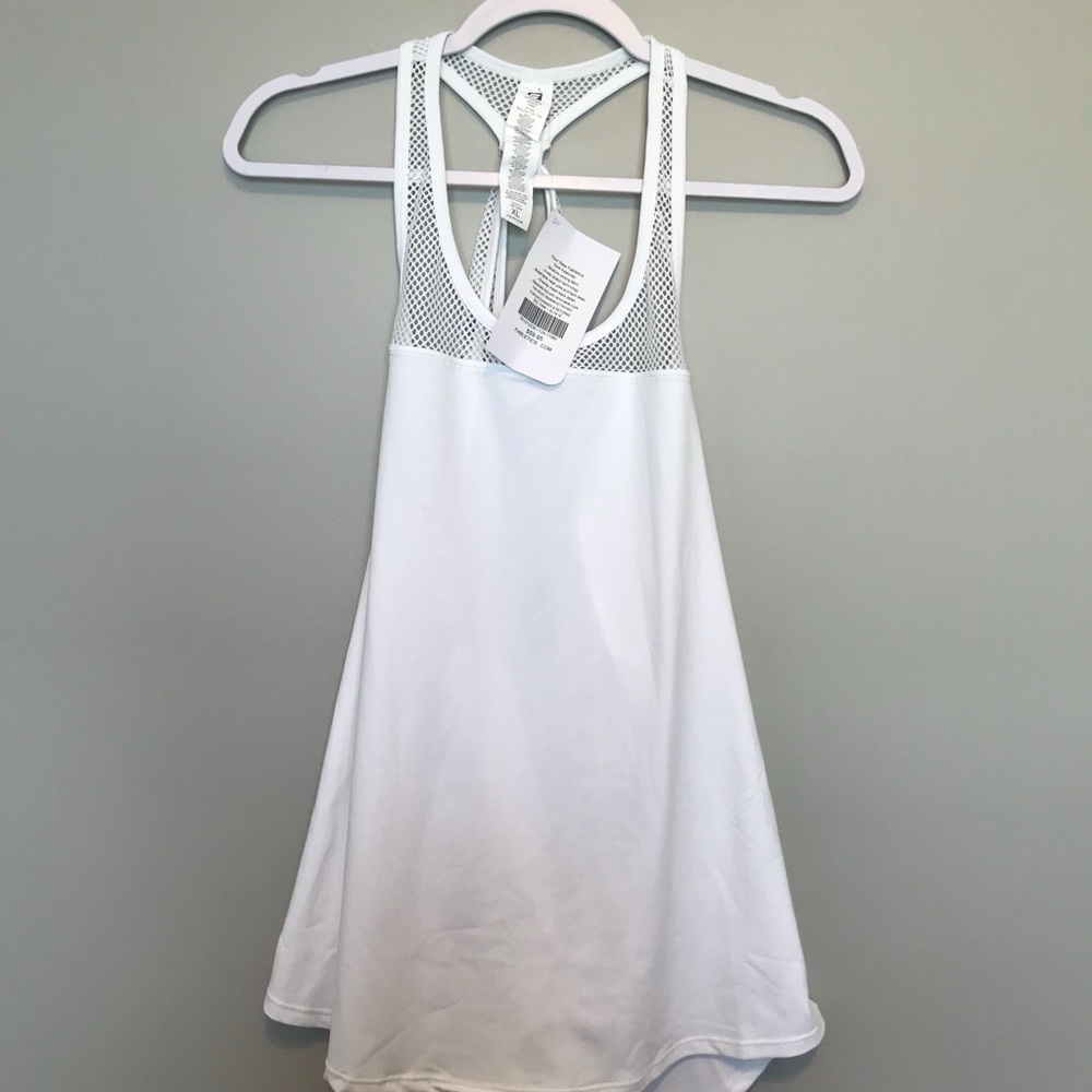 ⭐️ 💪 🔥 NWT Fabletics White Mesh Tank